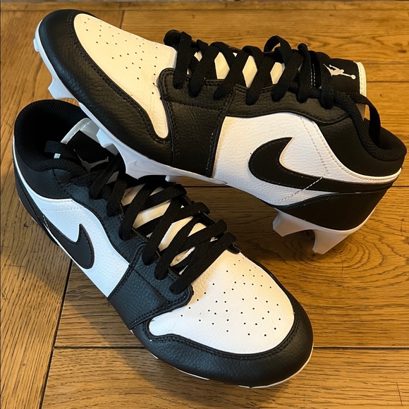 Nike Air Jordan 1 Low Football Cleats Men Sz 10.5 FJ6245-100 (worn 3 times) - Picture 1 of 8
